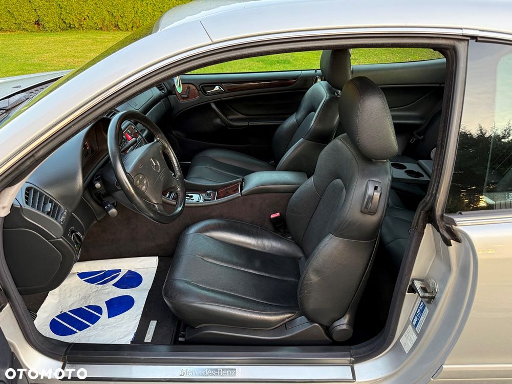 Mercedes-Benz CLK 320 - 23