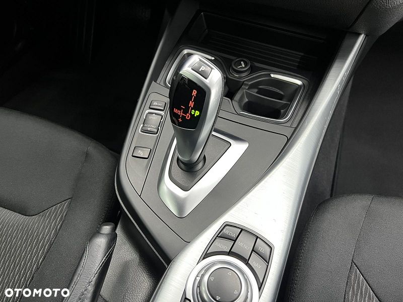 BMW Seria 2 218d M Sport - 16