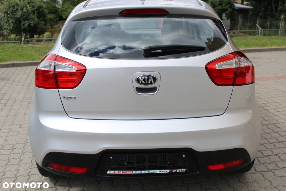 Kia Rio - 8