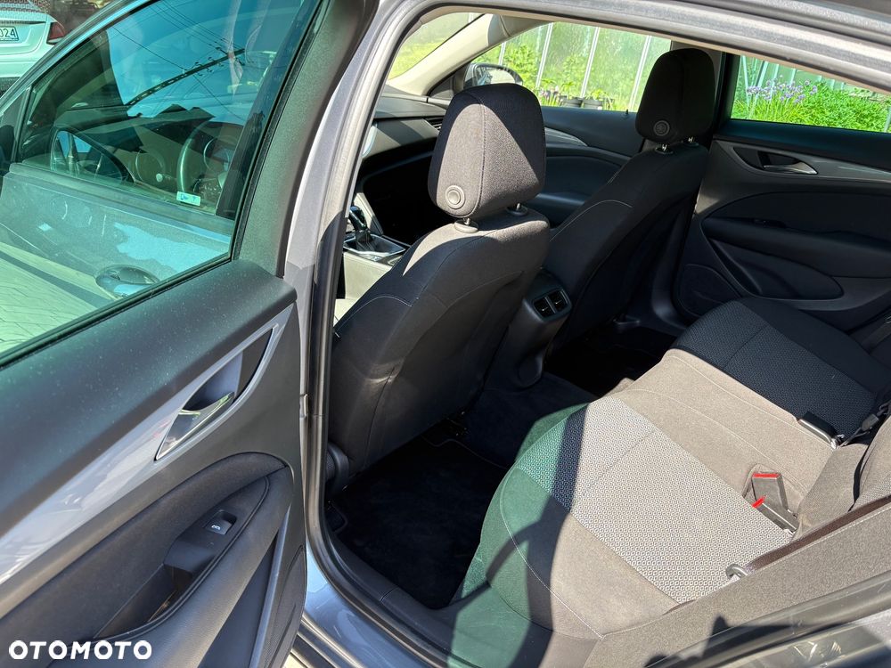 Opel Insignia - 19