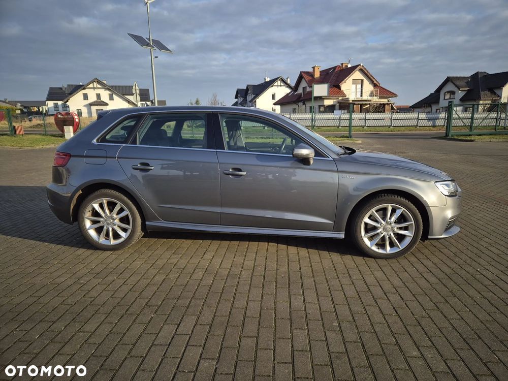 Audi A3 Sportback 1.4 TFSI E-tron Ambition e-S tronic - 2