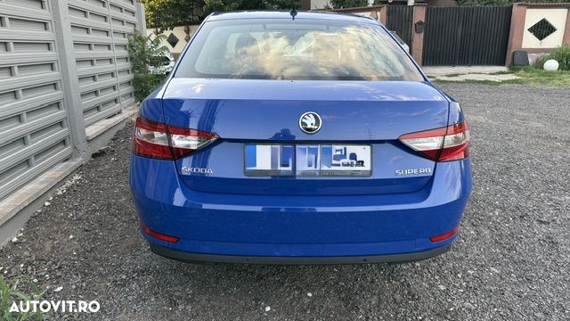 Skoda Superb 2.0 TDI DSG Ambition - 3