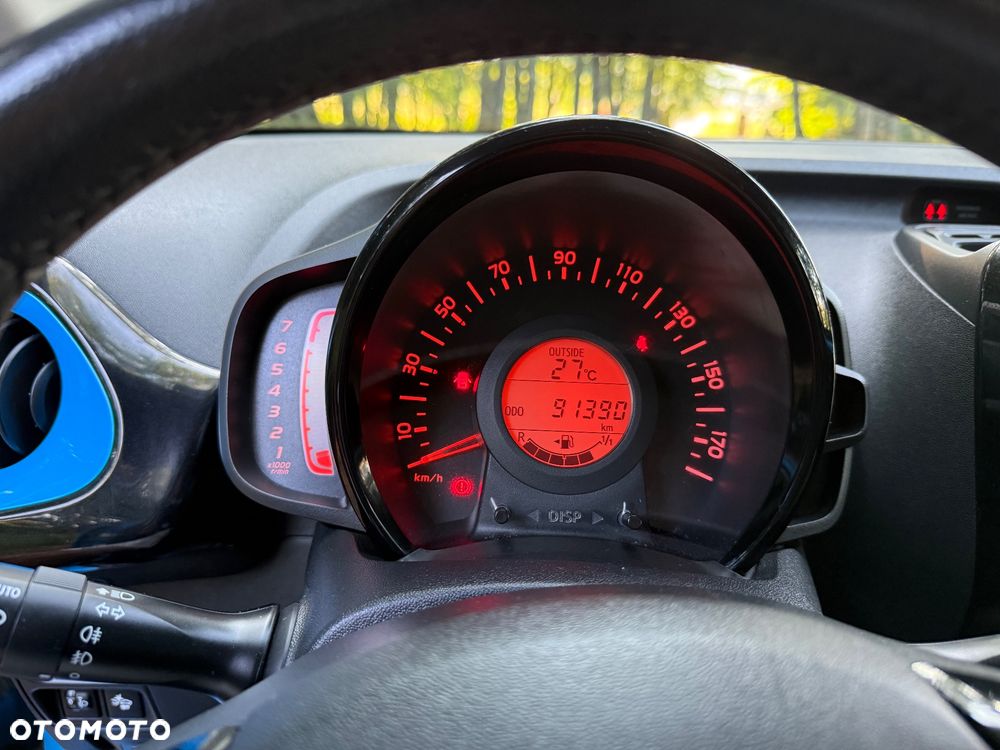 Toyota Aygo x-play touch - 19
