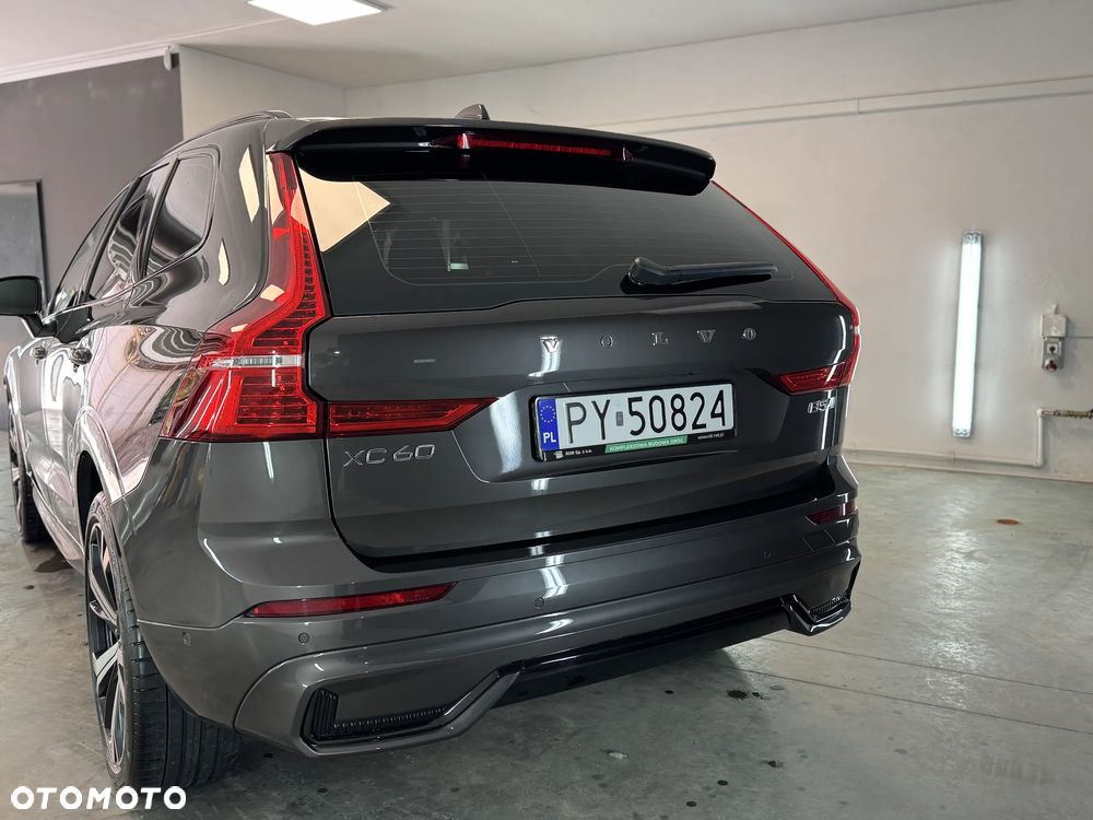 Volvo XC 60 B5 D AWD Plus Dark - 10