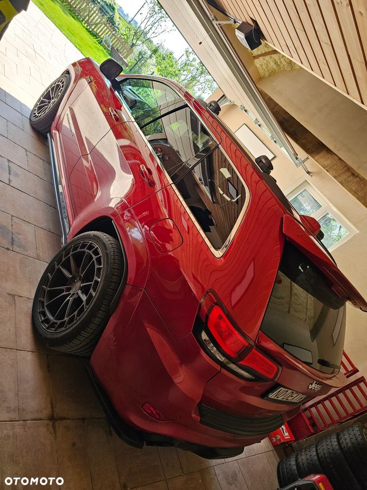 Jeep Grand Cherokee - 20