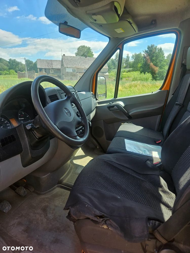 Mercedes-Benz Sprinter - 11