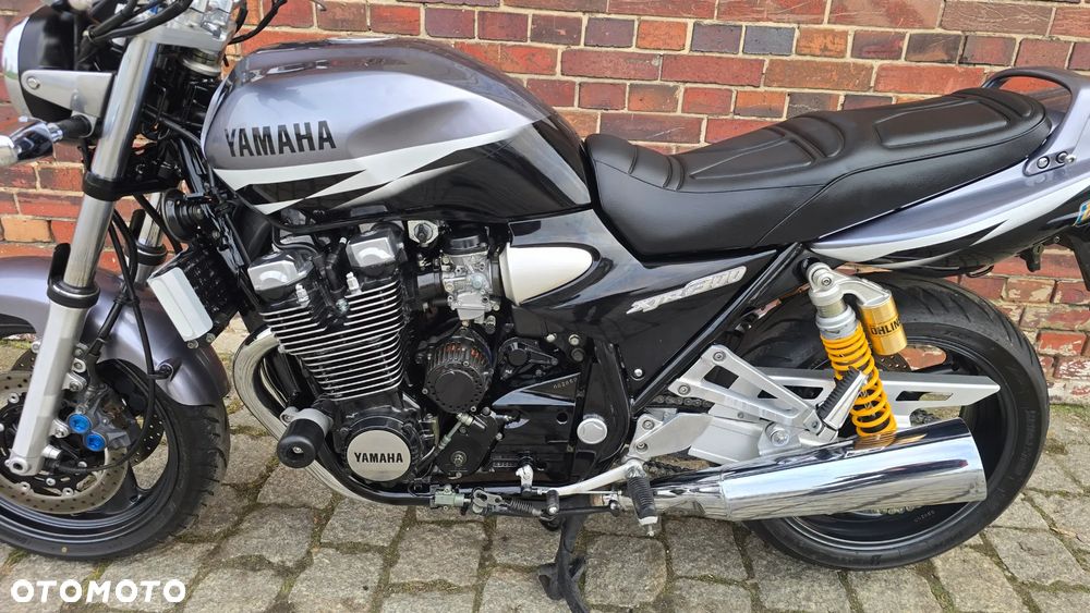 Yamaha XJR - 28
