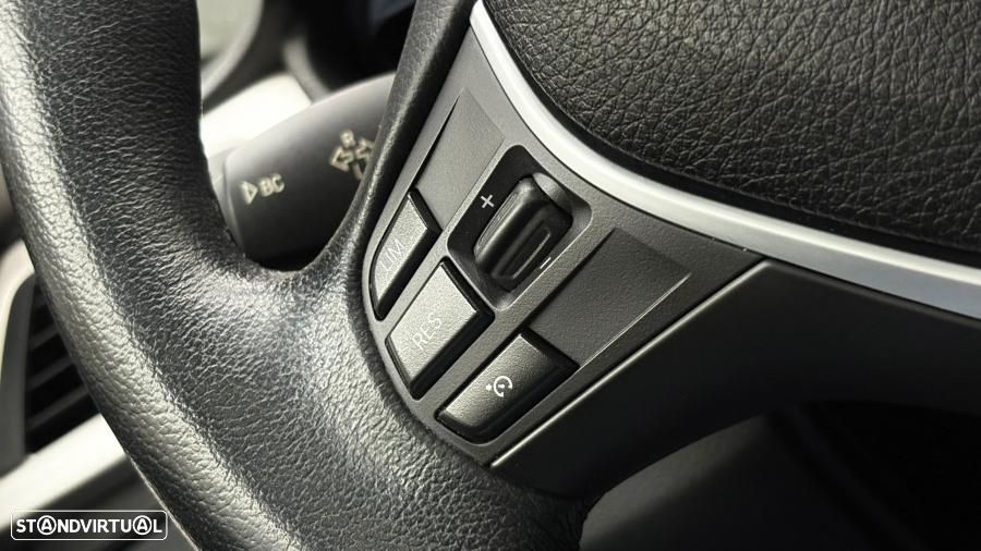 BMW 320 d xDrive Sport Line - 13