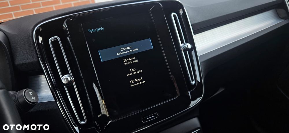 Volvo XC 40 T3 Momentum Pro - 30