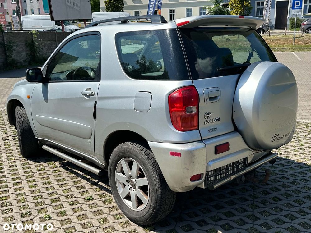 Toyota RAV4 1.8 VVT-i 4x2 - 2