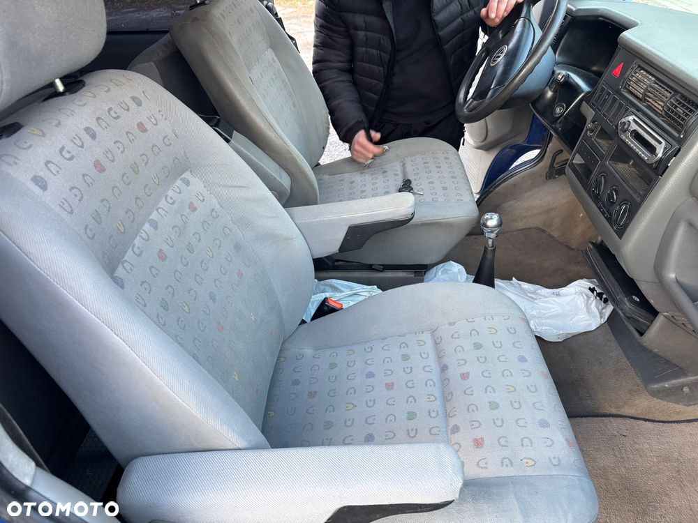 Volkswagen Multivan Standard - 9