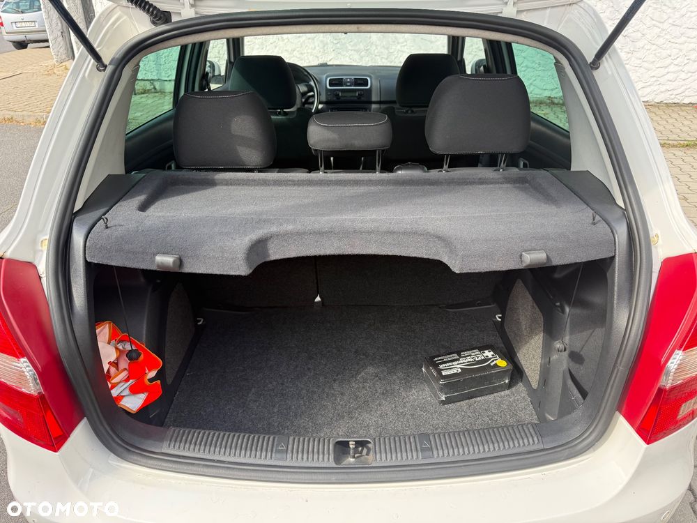 Skoda Fabia 1.6 16V Sportline - 11