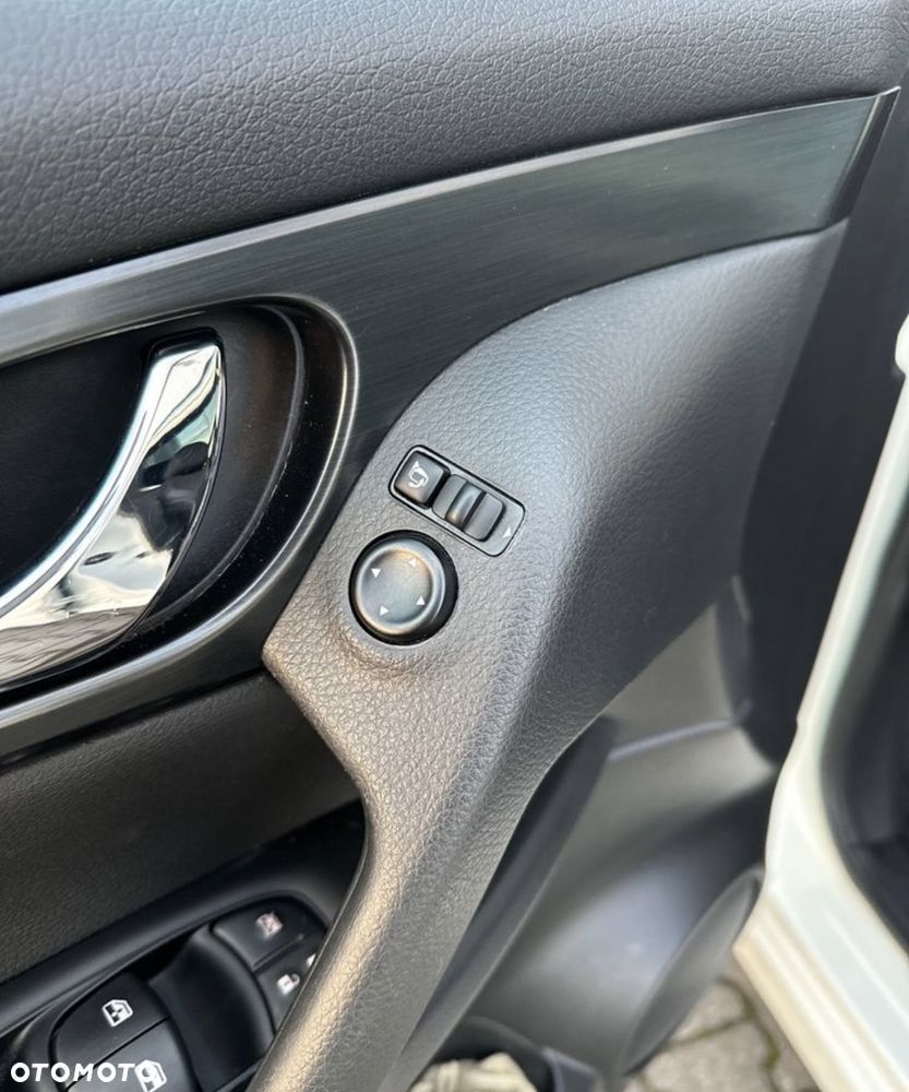 Nissan Qashqai 1.5 dCi N-TEC - 12