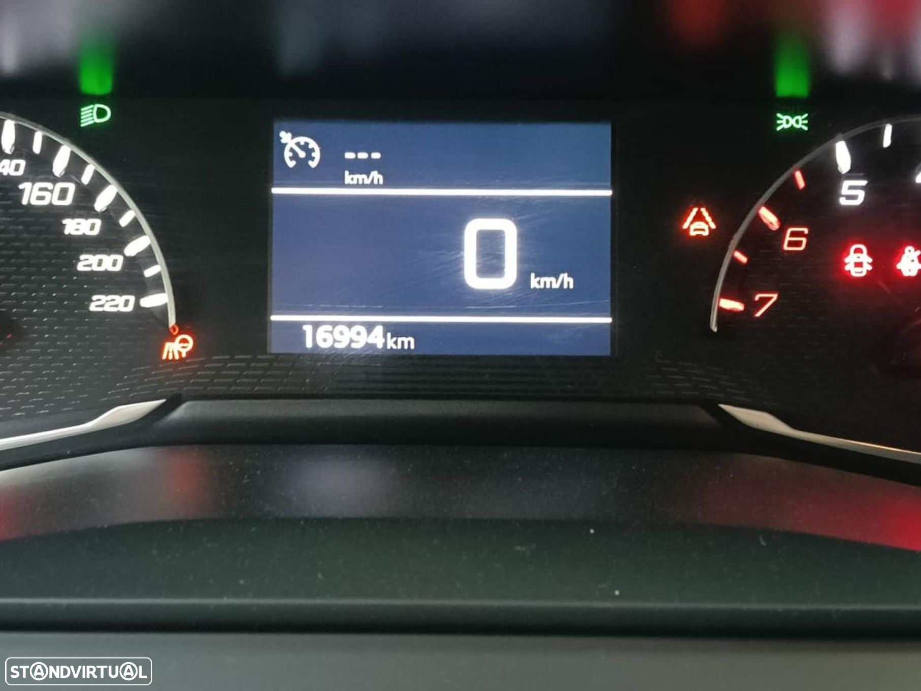 Peugeot 208 1.2 PureTech Active - 18