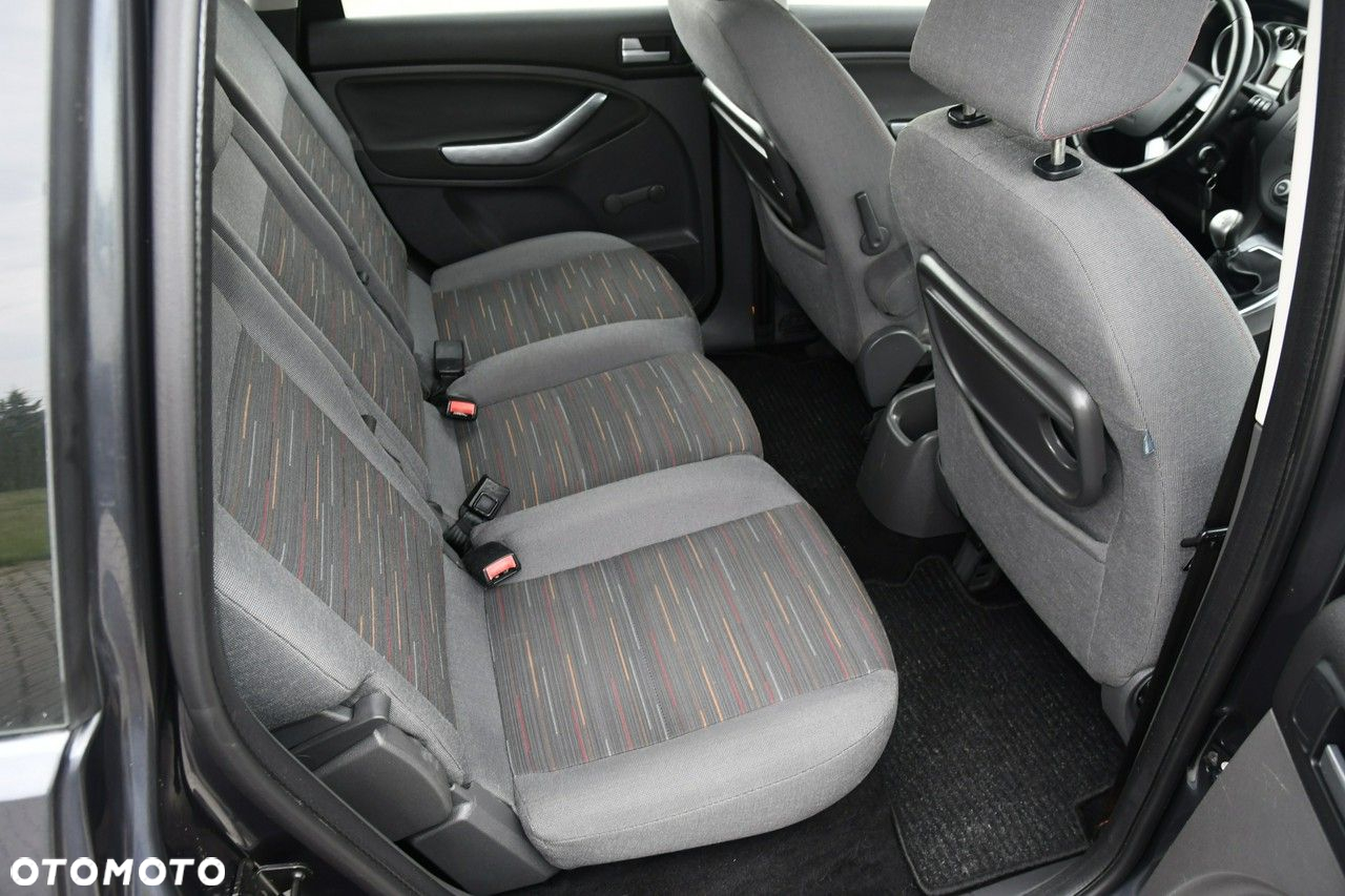 Ford C-MAX - 17