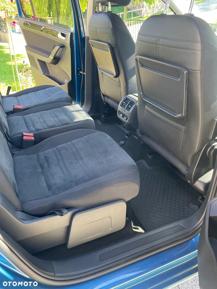 Volkswagen Touran - 28