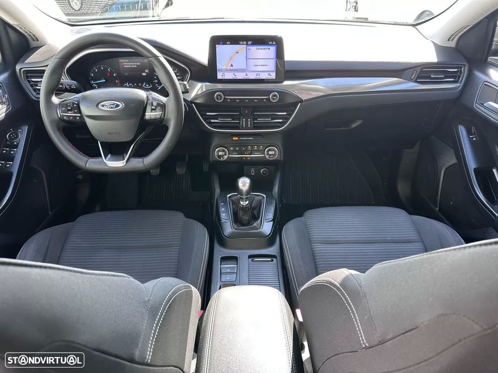 Ford Focus 1.0 EcoBoost S&S TITANIUM - 16