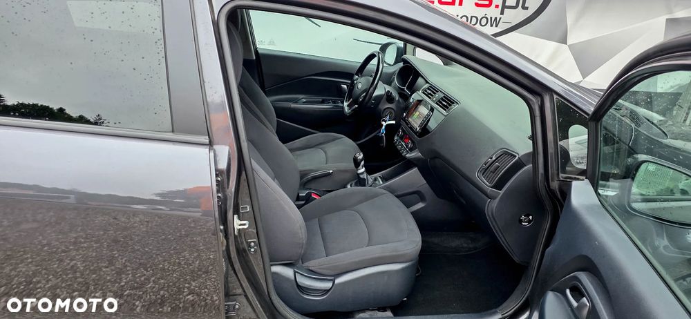 Kia Rio 1.4 Dream Team Edition - 17