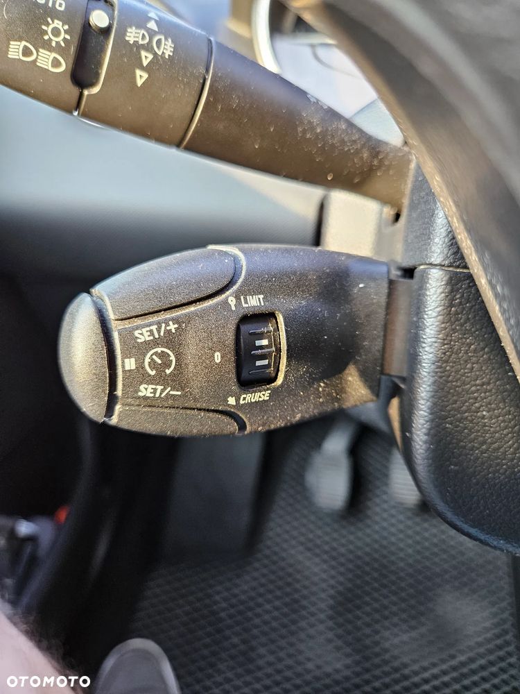 Peugeot 308 1.6 HDi Premium - 18
