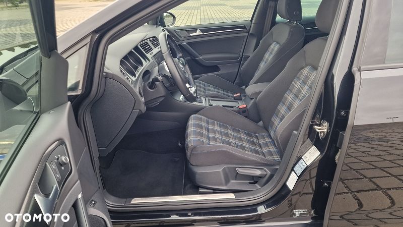 Volkswagen Golf 1.4 GTE Plug-In-Hybrid DSG - 25