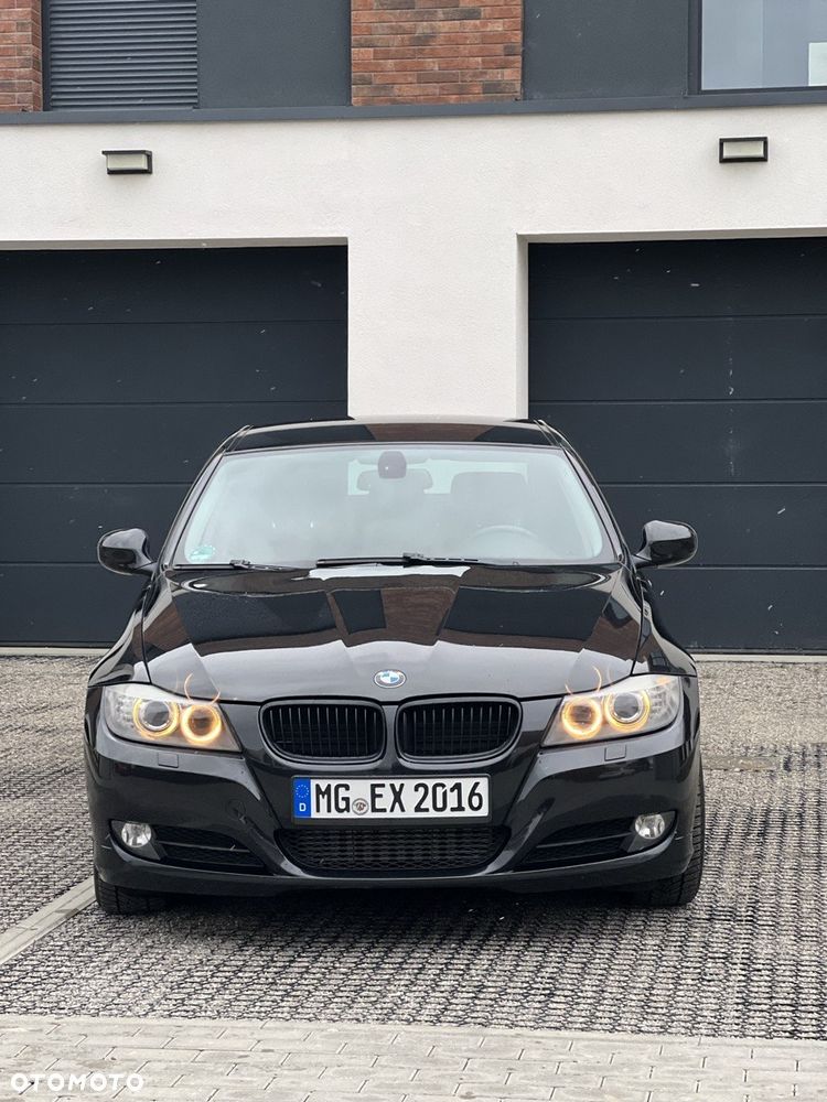 BMW Seria 3 318d DPF Edition Exclusive - 4