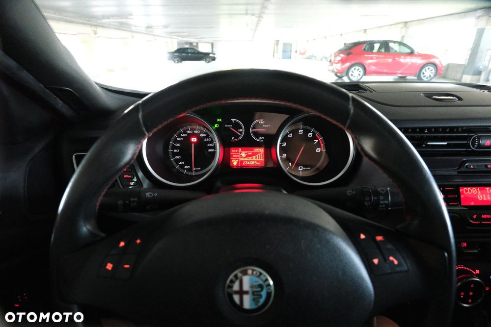 Alfa Romeo Giulietta 1.8 TBi 16V Quadrifoglio Verde - 8