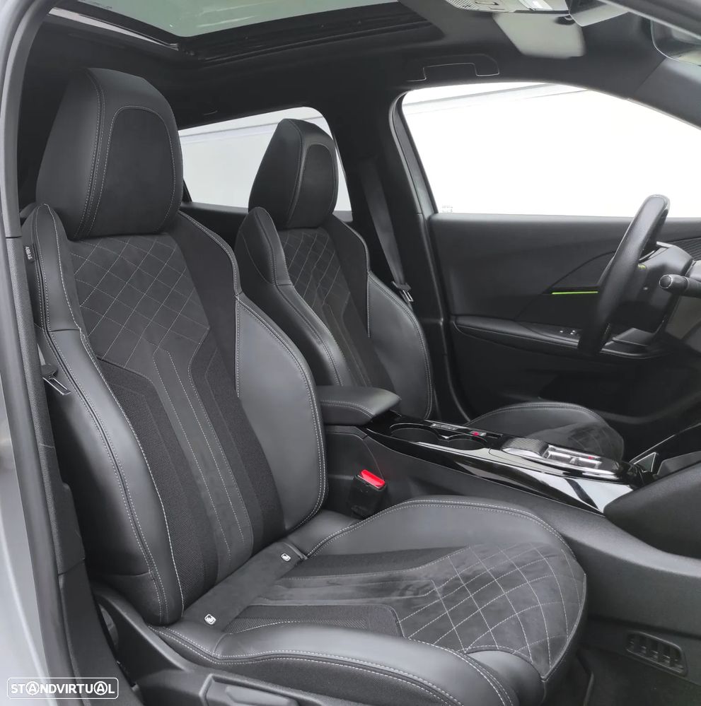 Peugeot e-2008 GT - 27
