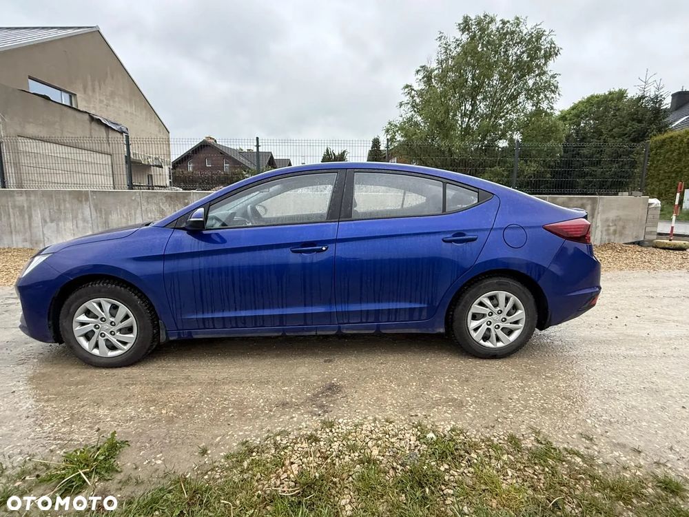 Hyundai Elantra 1.6 Comfort - 19