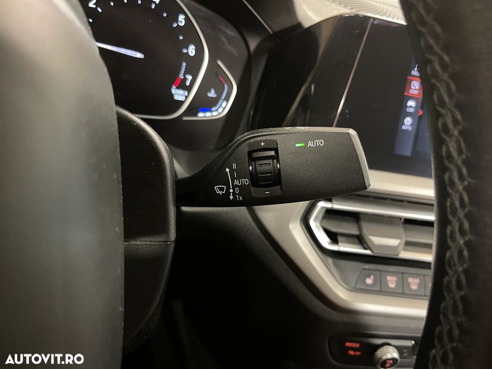 BMW Seria 3 320i xDrive AT - 25