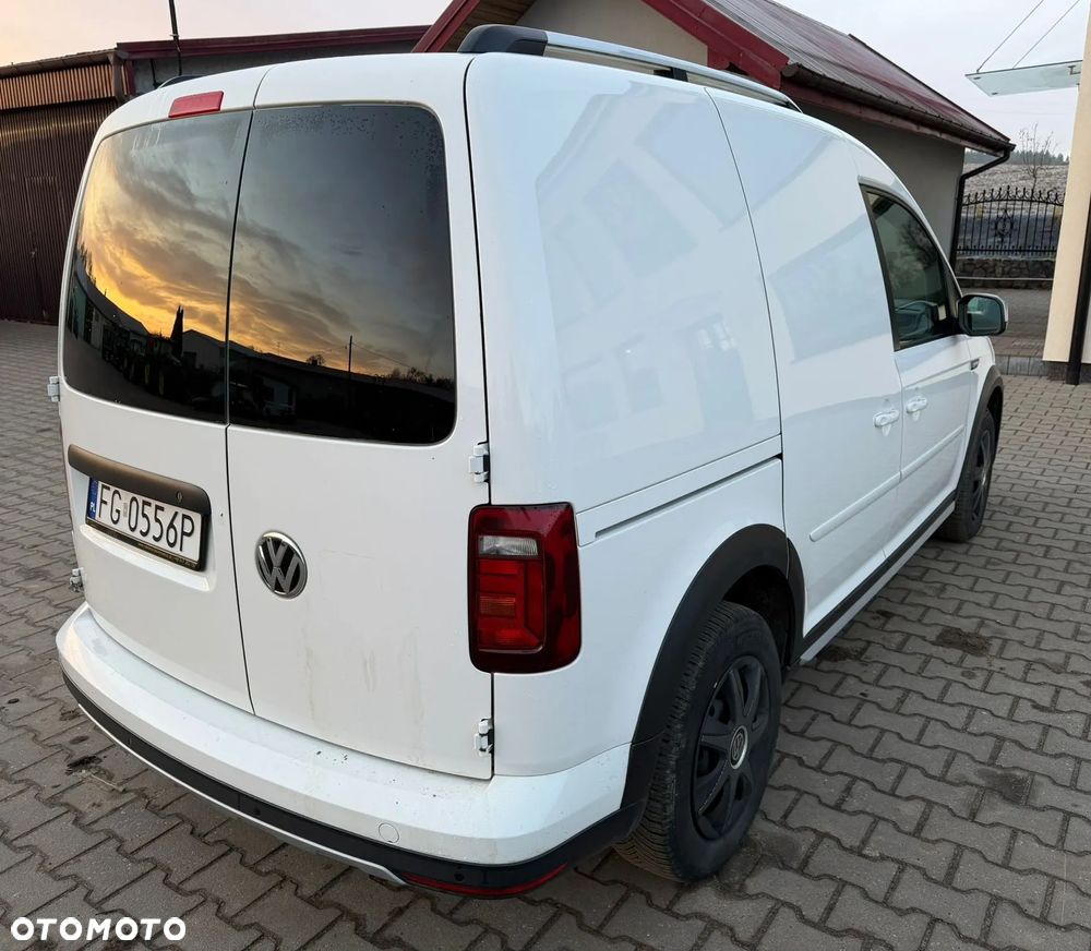 Volkswagen Caddy 2.0 TDI Alltrack - 4