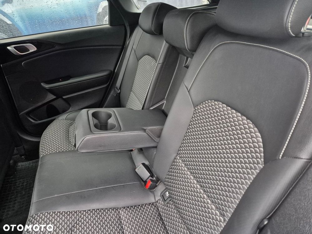 Kia Ceed 1.5 T-GDI Business Line Plus - 14