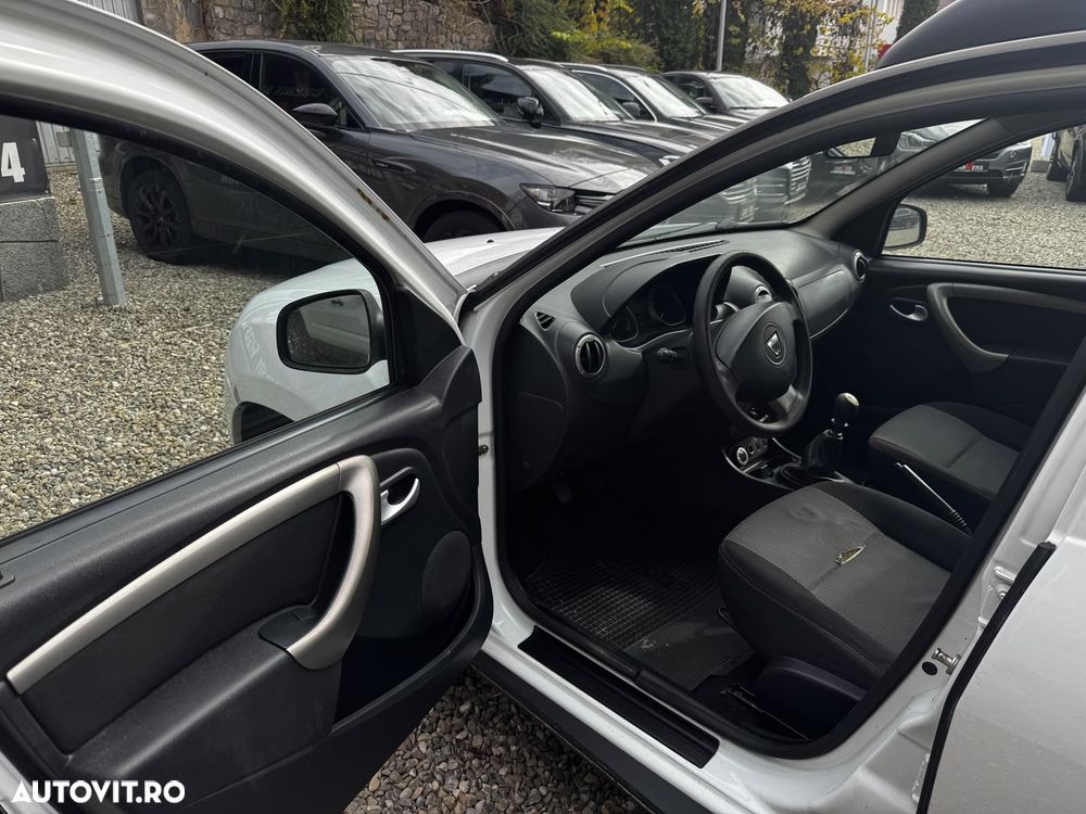 Dacia Duster 2013 photo 2