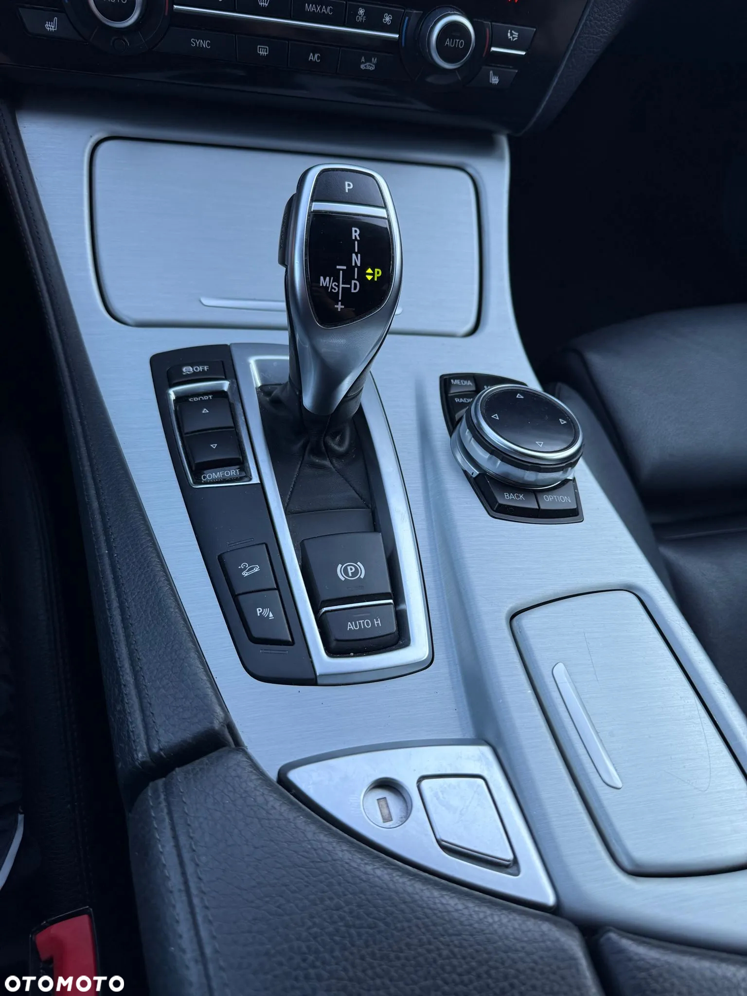 BMW Seria 5 528i xDrive Touring Sport-Aut - 23