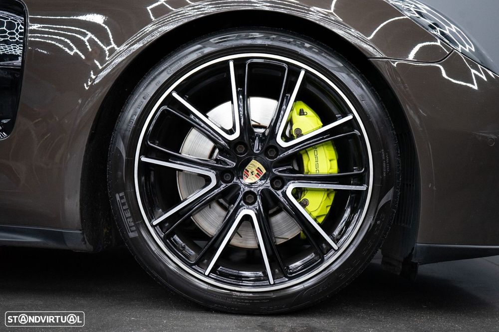 Porsche Panamera Sport Turismo 4 E-Hybrid - 12