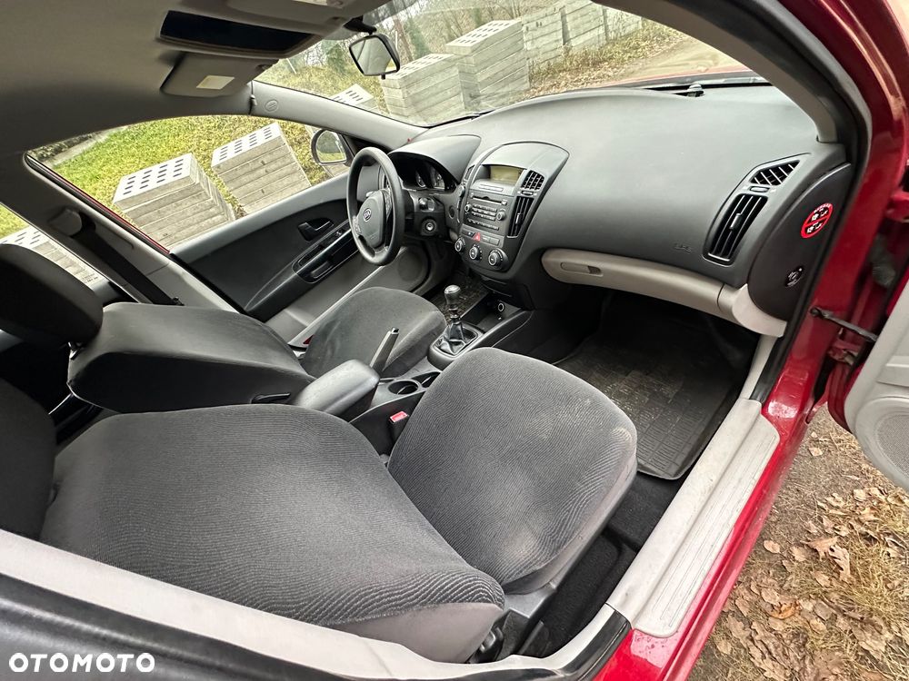 Kia Ceed 1.4 Comfort + - 8