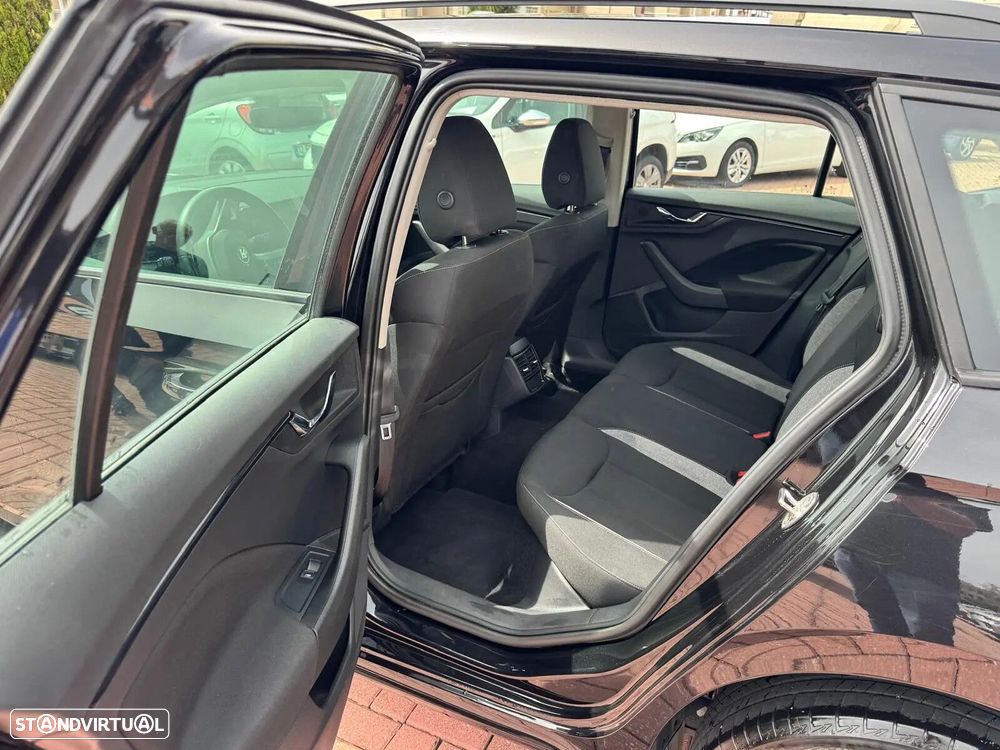 Skoda Kamiq 1.0 TSI Style DSG - 9