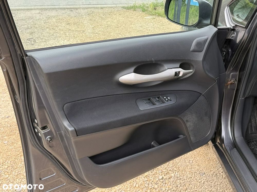 Toyota Auris - 12