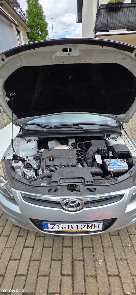 Hyundai i30 1.4 Base + - 11
