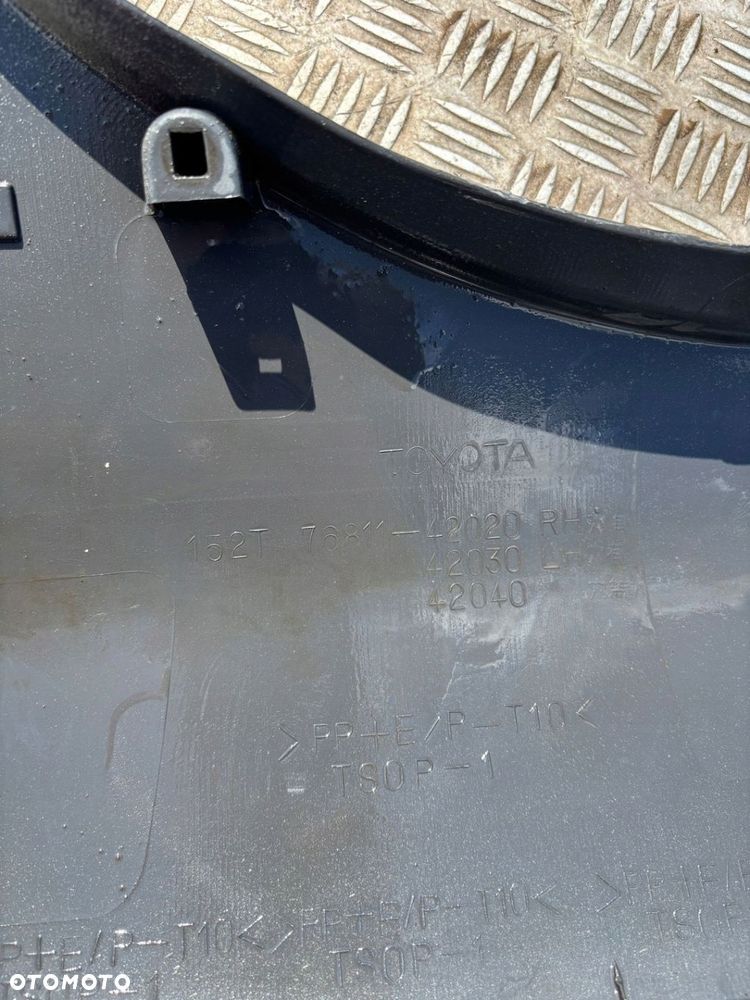 toyota rav4 blenda osłona obudowa klapy bagażnika 76811-42020 - 4