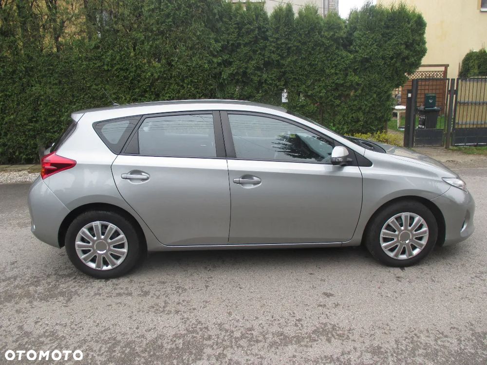 Toyota Auris 1.33 Dual-VVT-i - 6