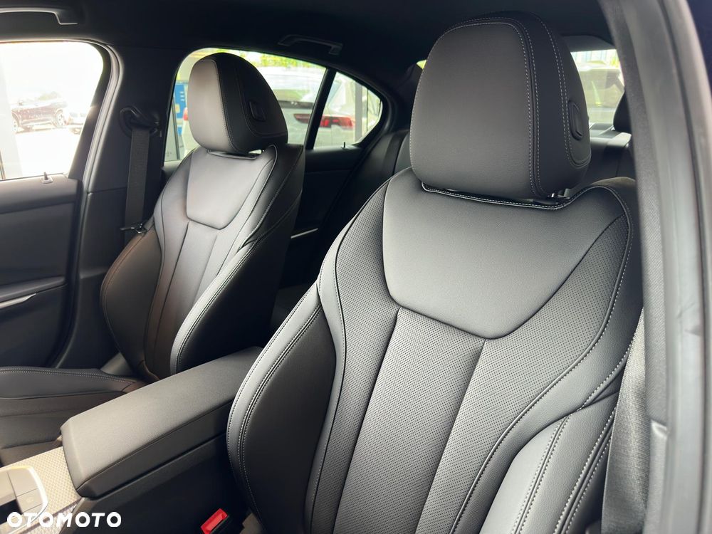 BMW Seria 3 320i - 15