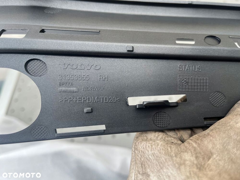 Volvo S60 V60 listwa zderzaka prawa 31353655 - 2