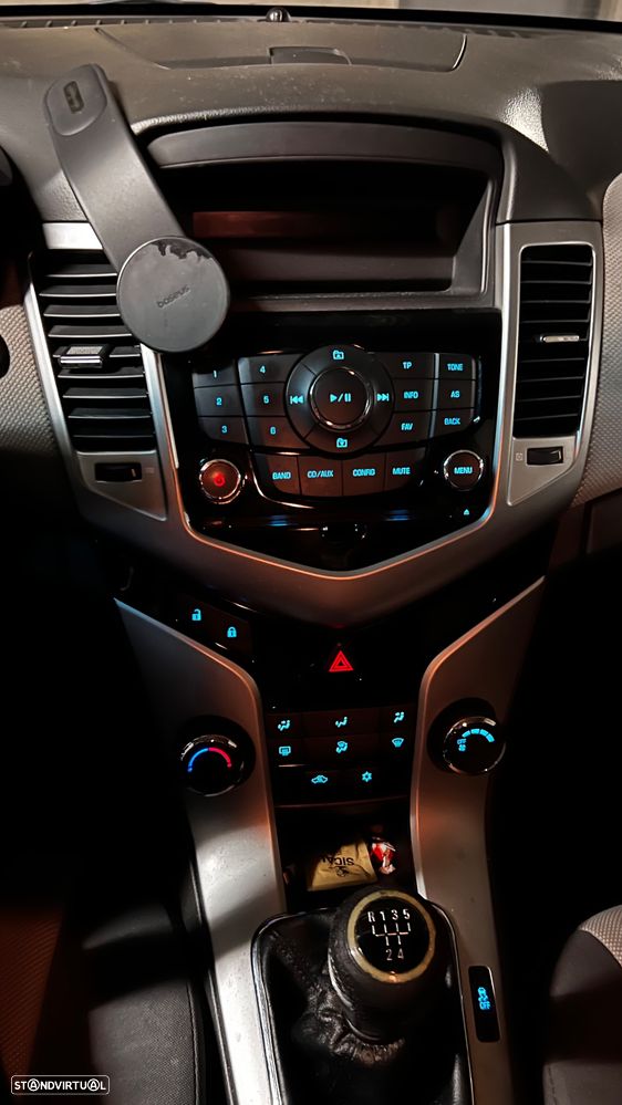 Chevrolet Cruze 1.6 LS - 8