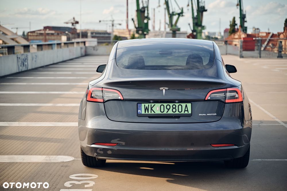Tesla Model 3 - 24
