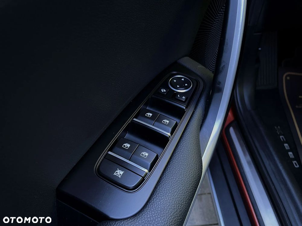 Kia XCeed 1.6 CRDi SCR L Business Line DCT - 33