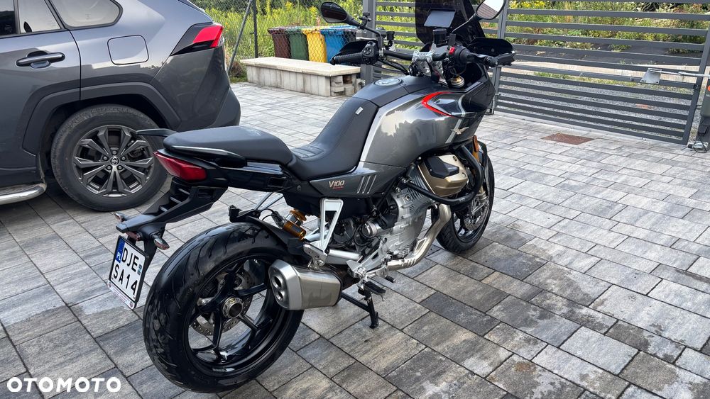 Moto Guzzi V100 Mandello - 9