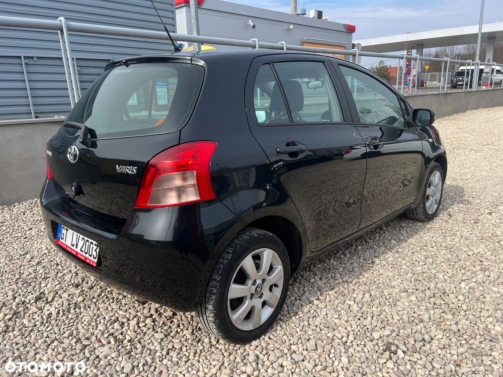 Toyota Yaris 1.3 VVT-i Team - 15