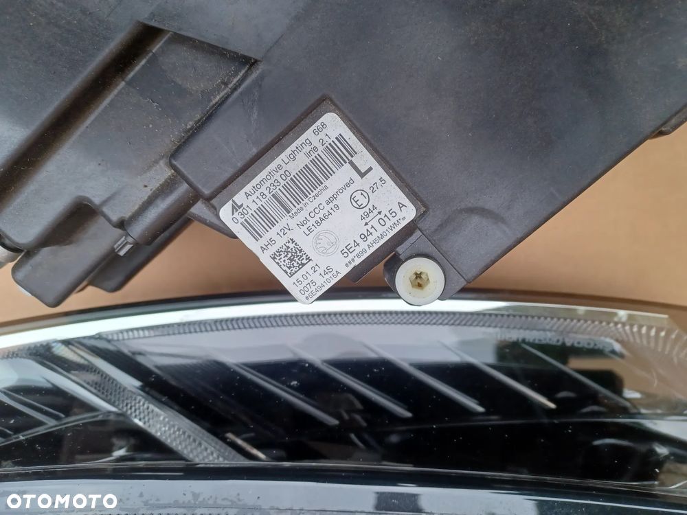 Full led przedni prawy lewy Skoda Octavia IV 4 lampa oryg 5E4 - 5