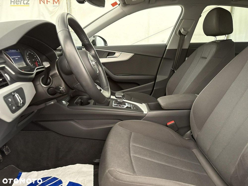 Audi A4 Limousine - 13