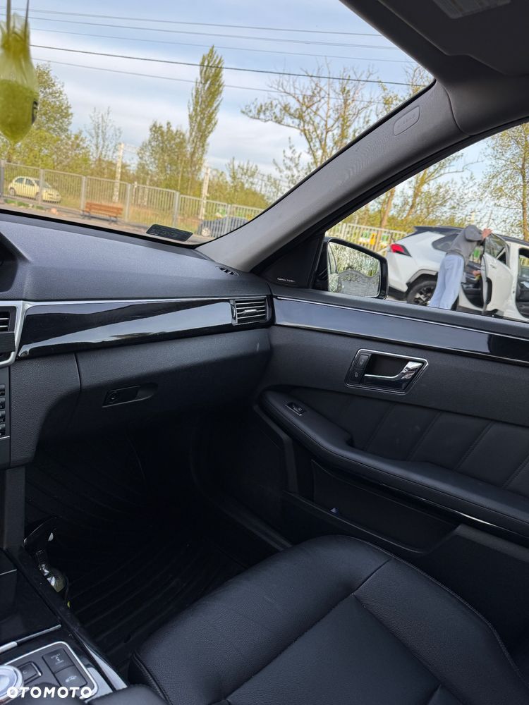 Mercedes-Benz Klasa E 350 CDI 4-Matic - 22